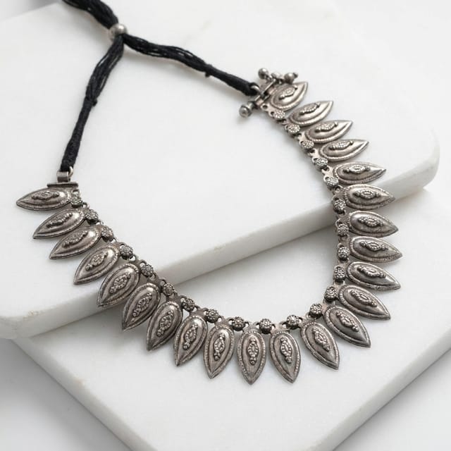 Traditional Oxidized Silver Leaf-Choker Necklace